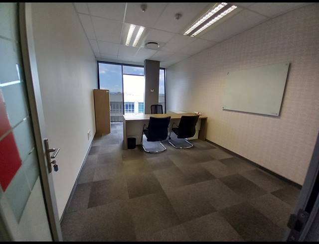 2,248M² OFFICE TO LET IN BRYANSTON